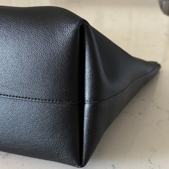 Saint Laurent Classic Black Leather Tote and Wallet - Picture 14 of 16